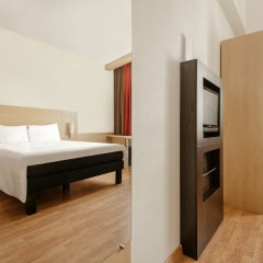 Ibis Moscow Paveletskaya Hotel in Moscow, Russia from 48$, photos, reviews - zenhotels.com