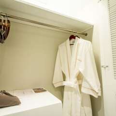 Metropole Hotel Phuket сейф в номере