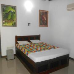 Sylvester Villa Hostel Negombo сейф в номере