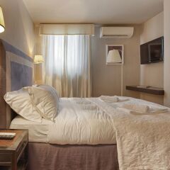 Апартаменты Tornabuoni Apartments сейф в номере