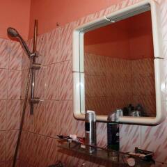 Гостиница Students Rooms na Troitskom ванная фото 2