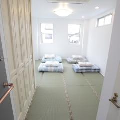 Отель KITSUNE SHIPPO - Hostel Япония, Токио - отзывы, цены и фото номеров - забронировать отель KITSUNE SHIPPO - Hostel онлайн комната для гостей