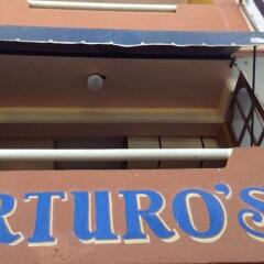 Отель Arturo's парковка