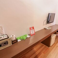 Отель Nida Rooms Saladaeng 130 Silom Walk Бангкок сейф в номере
