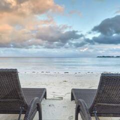Отель Breezes Grand Resort and Spa пляж фото 2