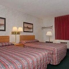 Отель Rodeway Inn North Columbus комната для гостей фото 4