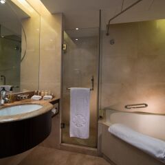 Отель Sunshine Hotel Shenzhen Китай, Шэньчжэнь - отзывы, цены и фото номеров - забронировать отель Sunshine Hotel Shenzhen онлайн ванная фото 2