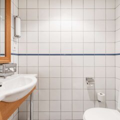 Отель Radisson Blu Hotel Klaipeda Литва, Клайпеда - отзывы, цены и фото номеров - забронировать отель Radisson Blu Hotel Klaipeda онлайн ванная фото 2