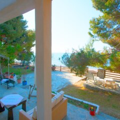 Гостевой Дом Barlee BeachFront House Metamorfosi бассейн