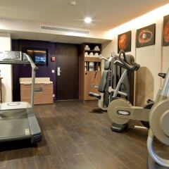 Radisson Blu Hotel, Paris Boulogne фитнесс-зал