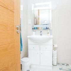 Апартаменты Modern 2 Bedroom Apartment ванная