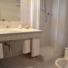 Отель Relais Felciaino B&B Кастаньето-Кардуччи ванная