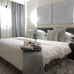Отель Oak Plaza East Airport в номере