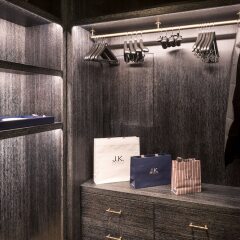Отель J.K. Place Paris Париж сейф в номере