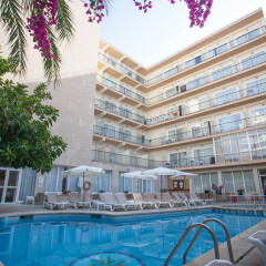 Hotel Las Arenas бассейн