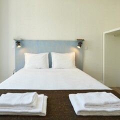 Апартаменты Portugal Ways Santos Azulejos Apartments комната для гостей