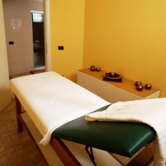 Отель MH Hotel Piacenza Fiera Италия, Пьяченца - отзывы, цены и фото номеров - забронировать отель MH Hotel Piacenza Fiera онлайн балкон