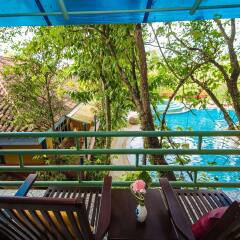 Отель Aochalong Villa Resort & Spa Таиланд, Бухта Чалонг - отзывы, цены и фото номеров - забронировать отель Aochalong Villa Resort & Spa онлайн балкон
