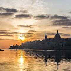 Отель Seafront Apartment, Marvelous Views GR8 Location Мальта, Слима - отзывы, цены и фото номеров - забронировать отель Seafront Apartment, Marvelous Views GR8 Location онлайн приотельная территория фото 2