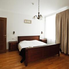Отель Raekoja Residence комната для гостей фото 3