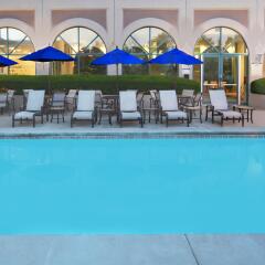 Отель Sheraton Columbus Suites Колумбус бассейн