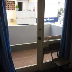 Отель Hostal Casa De Huéspedes San Fernando - Adults Only сейф в номере