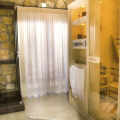 Отель Archontiko Emmanouilidi Suites сауна
