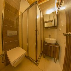 Ados Hotel Чешме ванная