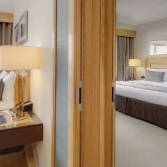 Отель Hilton On Park Lane Лондон сейф в номере