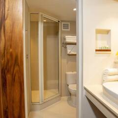 Отель Holiday Inn Suva Фиджи, Вити-Леву - отзывы, цены и фото номеров - забронировать отель Holiday Inn Suva онлайн ванная