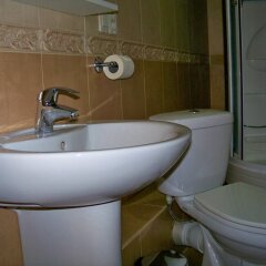 Гостиница Club Hotel Boston в Брянске 2 отзыва об отеле, цены и фото номеров - забронировать гостиницу Club Hotel Boston онлайн Брянск ванная