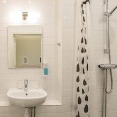 Отель Unique Hotel Швеция, Стокгольм - 9 отзывов об отеле, цены и фото номеров - забронировать отель Unique Hotel онлайн ванная