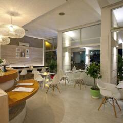 Costantiana Beach Hotel Apartments интерьер отеля фото 3