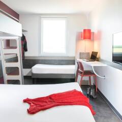 Отель ibis budget Aéroport Lyon Saint Exupéry комната для гостей