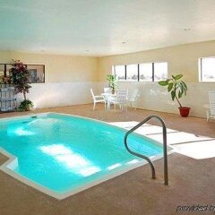Отель Comfort Suites Plainview бассейн фото 3