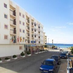 Отель Complejo Formentera I -Ii Испания, Сан-Антони-де-Портмань - отзывы, цены и фото номеров - забронировать отель Complejo Formentera I -Ii онлайн парковка