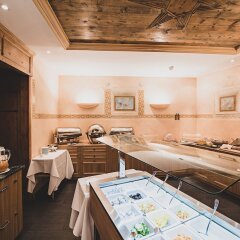 Отель Art Boutique Monopol Швейцария, Санкт-Мориц - отзывы, цены и фото номеров - забронировать отель Art Boutique Monopol онлайн питание фото 3