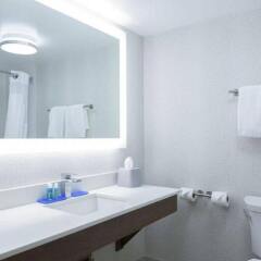 Отель Holiday Inn Express & Suites Charlottetown ванная фото 2