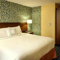 Отель Fairfield Inn & Suites by Marriott Meridian комната для гостей фото 4