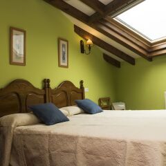 Отель Apartamentos la Regoria сейф в номере