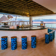 Отель Desire Resort Spa Riviera Maya - Все включено гостиничный бар