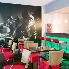 Отель ibis Styles Hamburg Alster City (ex all seasons) Германия, Гамбург - отзывы, цены и фото номеров - забронировать отель ibis Styles Hamburg Alster City (ex all seasons) онлайн гостиничный бар