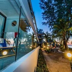 Отель Thai Kamala Beach Front балкон