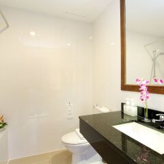 Отель Kamala Beach Resort a Sunprime Resort ванная фото 2
