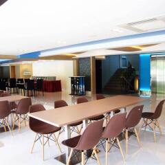Grand Tower Inn Sathorn Hotel бассейн фото 2