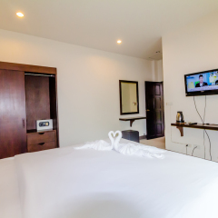 Отель Baan Yuyen Karon Guesthouse комната для гостей фото 4