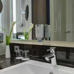 Отель InterCityHotel Berlin Hauptbahnhof ванная