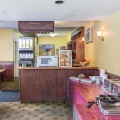 Отель Econo Lodge Downtown Ottawa Канада, Оттава - 2 отзыва об отеле, цены и фото номеров - забронировать отель Econo Lodge Downtown Ottawa онлайн питание фото 2