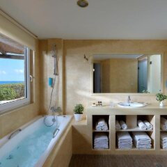 Top Countryline Alexander Beach Hotel & Village Crete Malia ванная