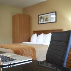 Отель Comfort Inn Brossard удобства в номере фото 4